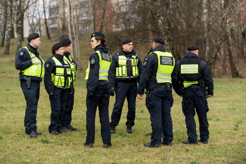 Galimai pagrobto vaiko paieška: apklausiami liudininkai, „šukuojama“ įvykio vieta