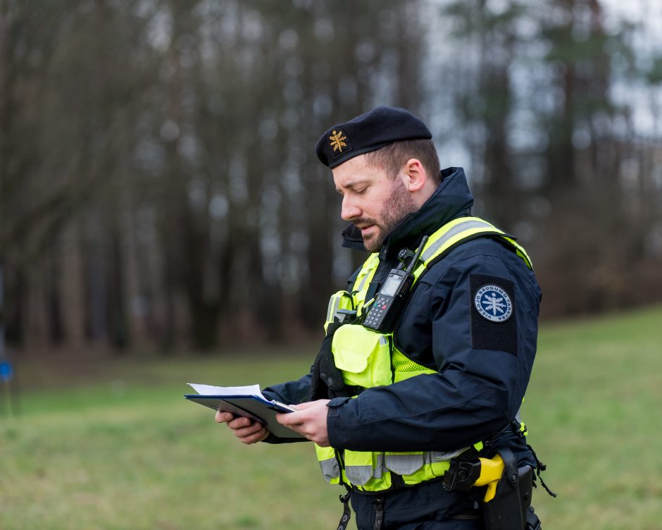 Galimai pagrobto vaiko paieška: apklausiami liudininkai, „šukuojama“ įvykio vieta