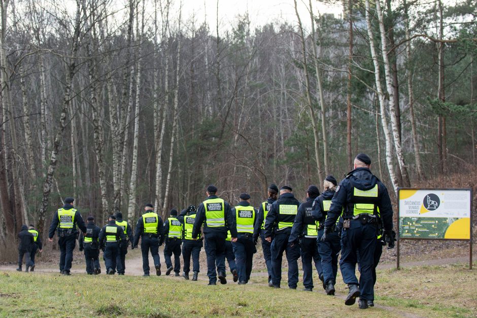 Galimai pagrobto vaiko paieška: apklausiami liudininkai, „šukuojama“ įvykio vieta