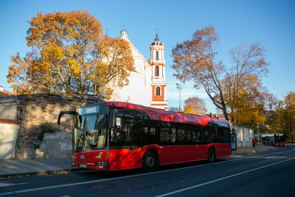 Vilniečiai nebežino, ko griebtis: kai kurie autobusai vėluoja net pusvalandį