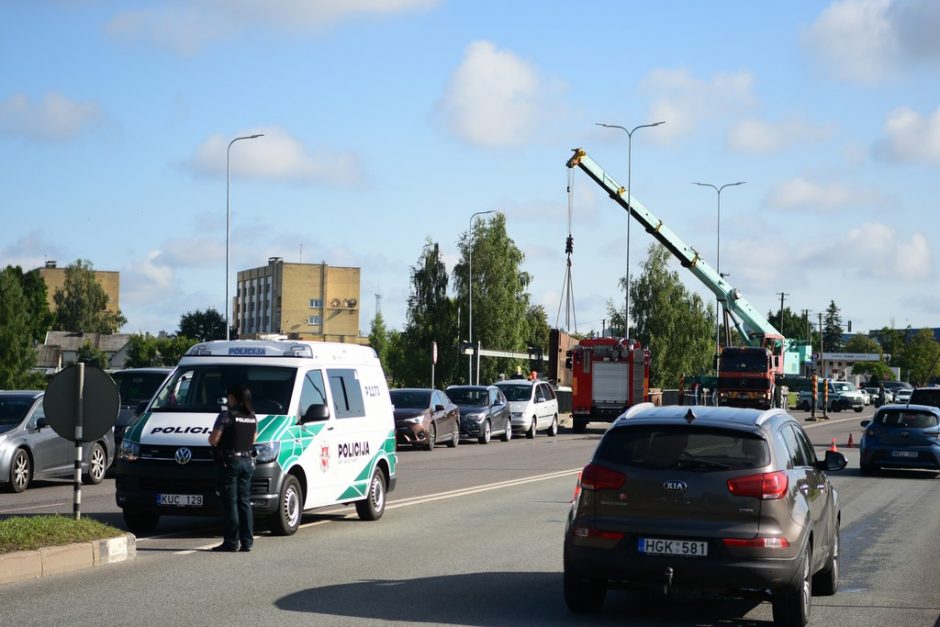 Patvinęs Nevėžis jau semia laukus, pasiruošta evakuoti gyventojus, paskelbta ekstremali situacija