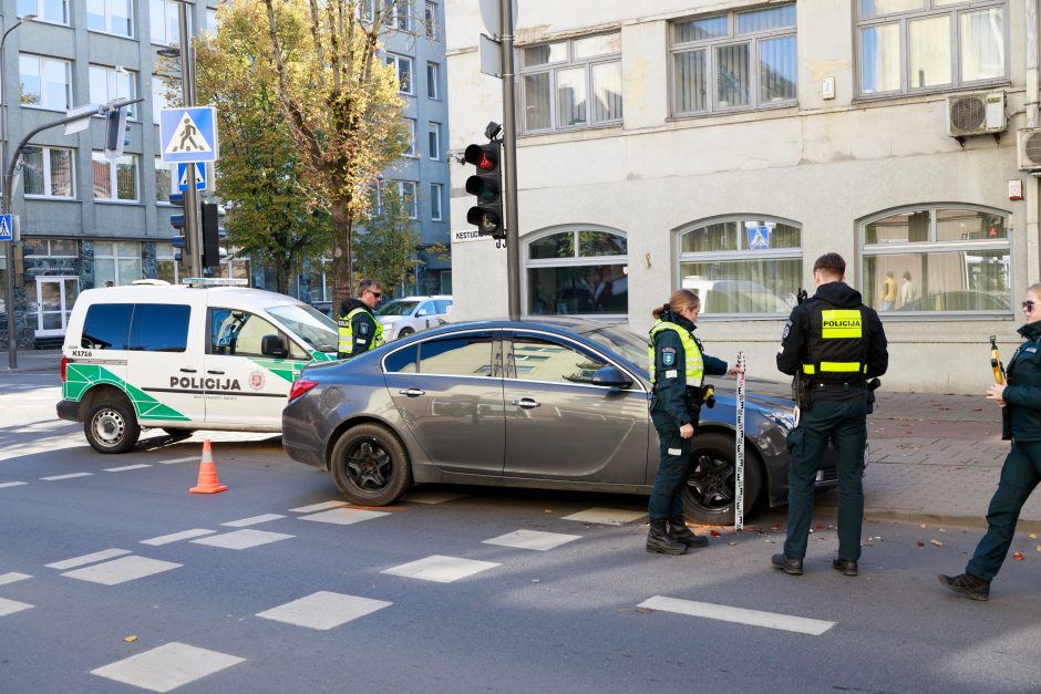 Kauno centre strigo eismas: partrenkta moteris