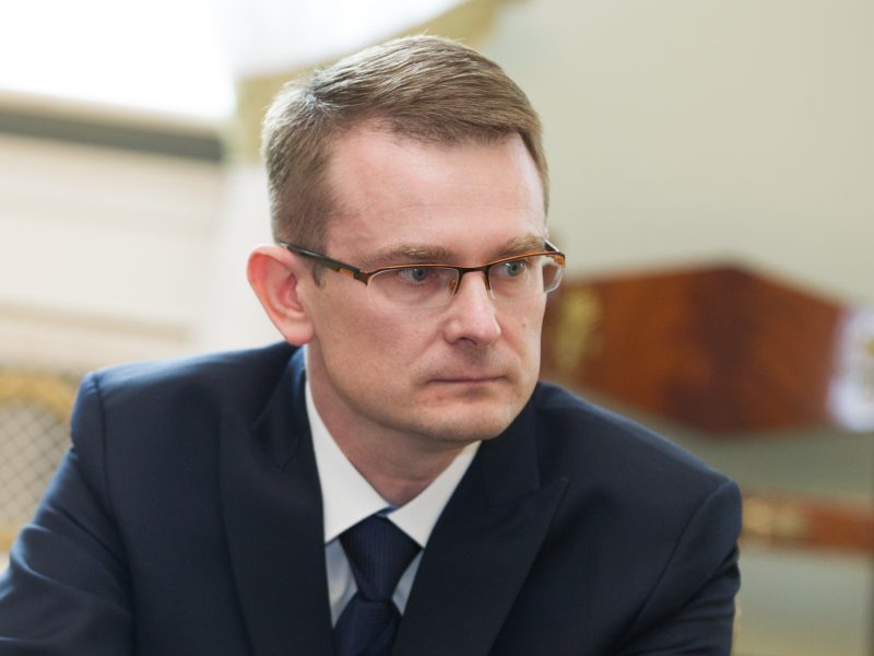 Seimas atleido valstybės kontrolierių A. Dulkį