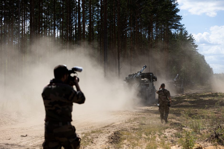 Vykstant pratyboms „Perkūno griausmas“, mokymus pradeda 2,5 tūkst. buvusių šauktinių