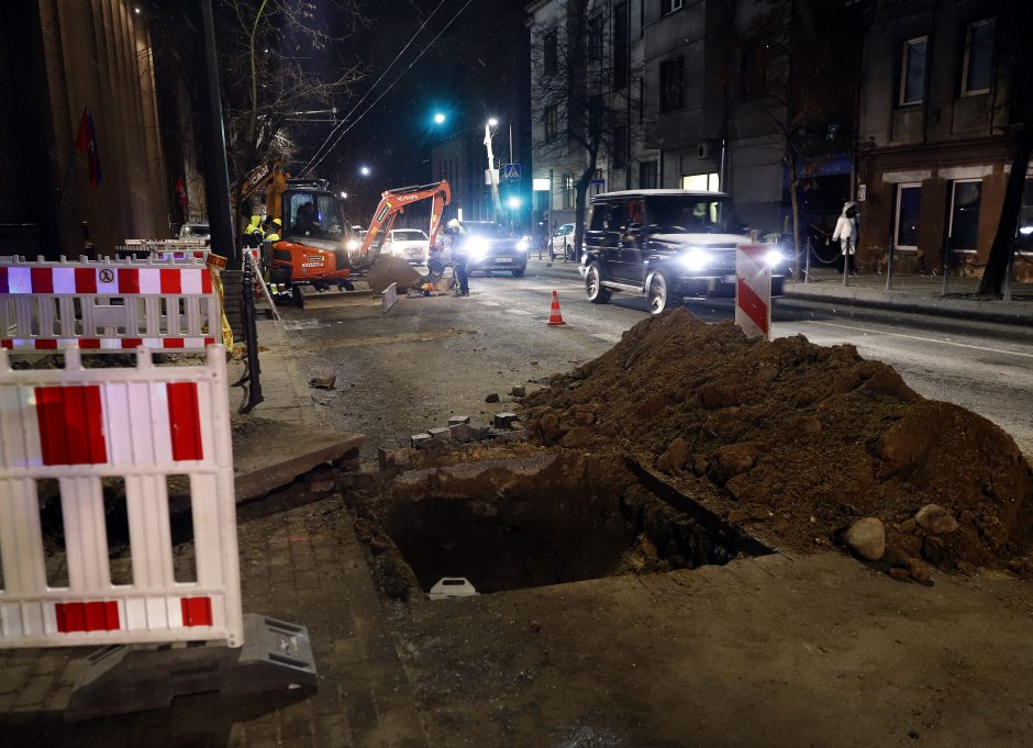 Į Kauno centrą sulėkė avarinės tarnybos: pažeistas dujotiekis