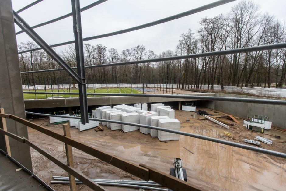 Vilnius griauna stadioną, Kaunas laukia atidarymo