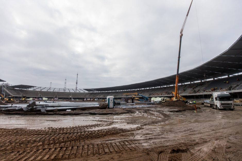 Vilnius griauna stadioną, Kaunas laukia atidarymo