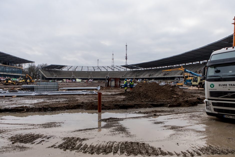 Vilnius griauna stadioną, Kaunas laukia atidarymo