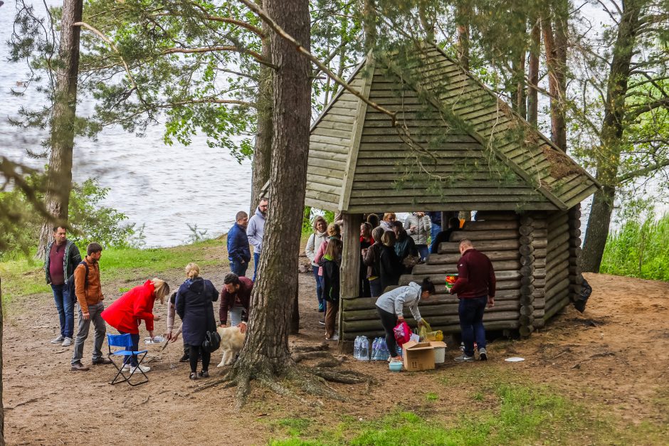 Valdininkų piknikas: darbo metu ir su brendžiu