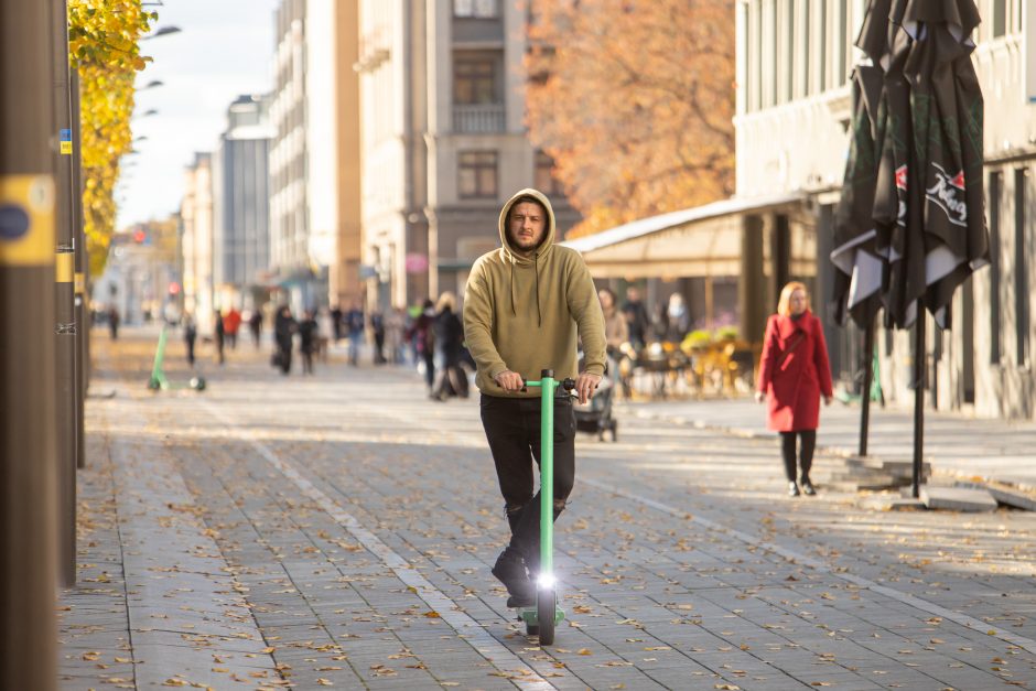 Paspirtukininkai – dažni traumatologų pacientai: joks šalmas ar apsauga nepadės