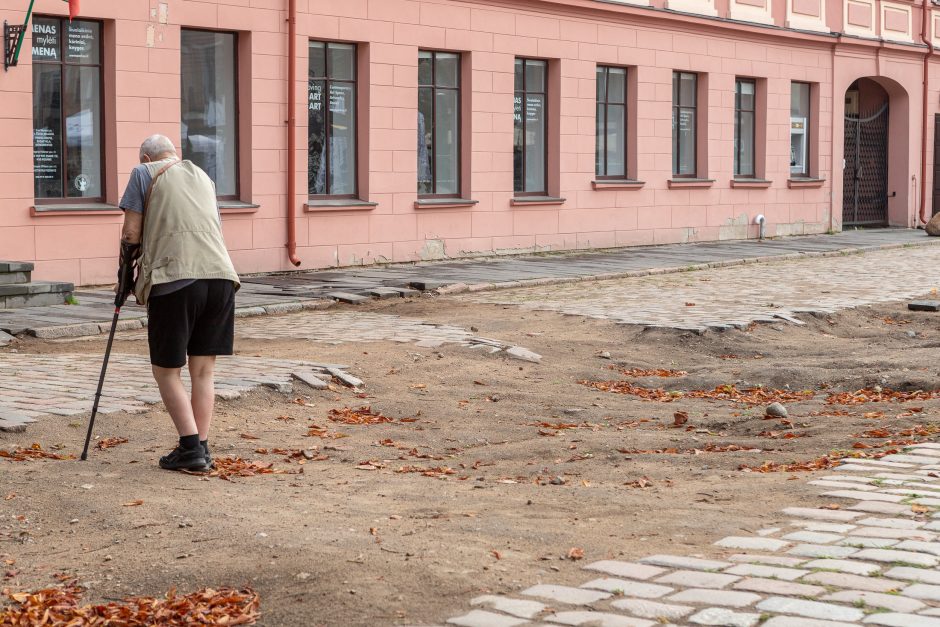 Rotušės aikštėje klumpa turistai: ką daryti?