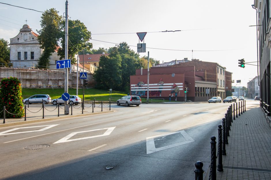 Prie perėjų nubraižyti rombai kelia sumaištį: Kaunas kuria savas eismo taisykles?