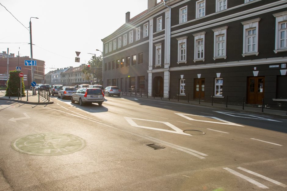 Prie perėjų nubraižyti rombai kelia sumaištį: Kaunas kuria savas eismo taisykles?