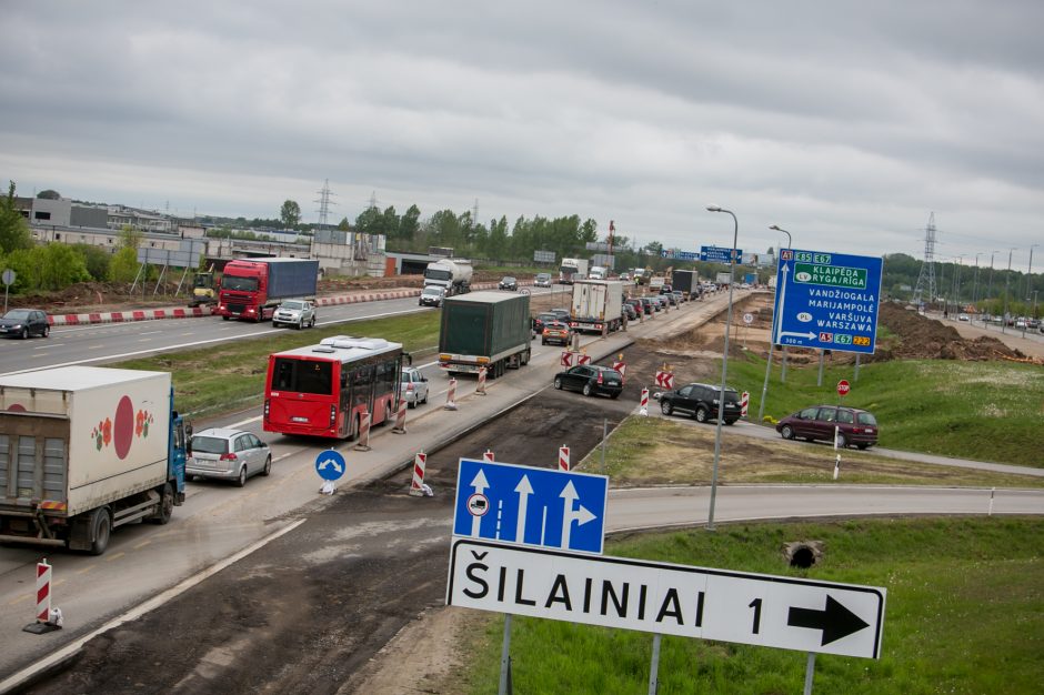 „Fegdos“ darbininkai magistralėje kelia chaosą?