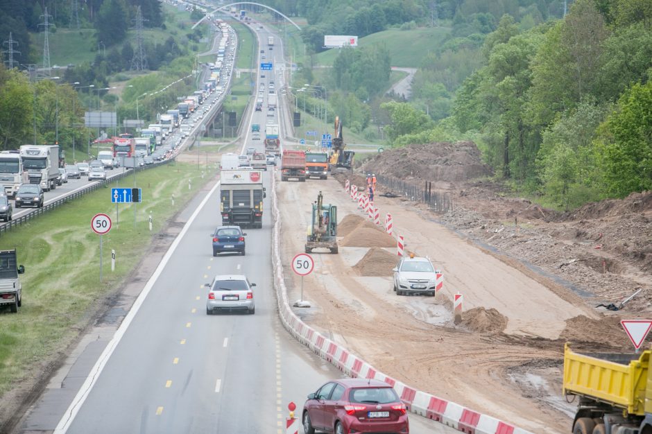 „Fegdos“ darbininkai magistralėje kelia chaosą?