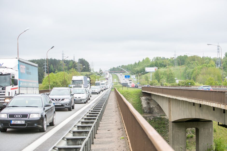 „Fegdos“ darbininkai magistralėje kelia chaosą?