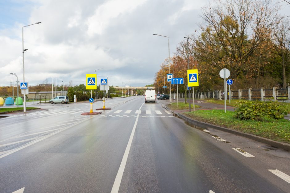 Kauniečiai susierzinę: neįmanoma išvažiuoti iš Eigulių kapinių