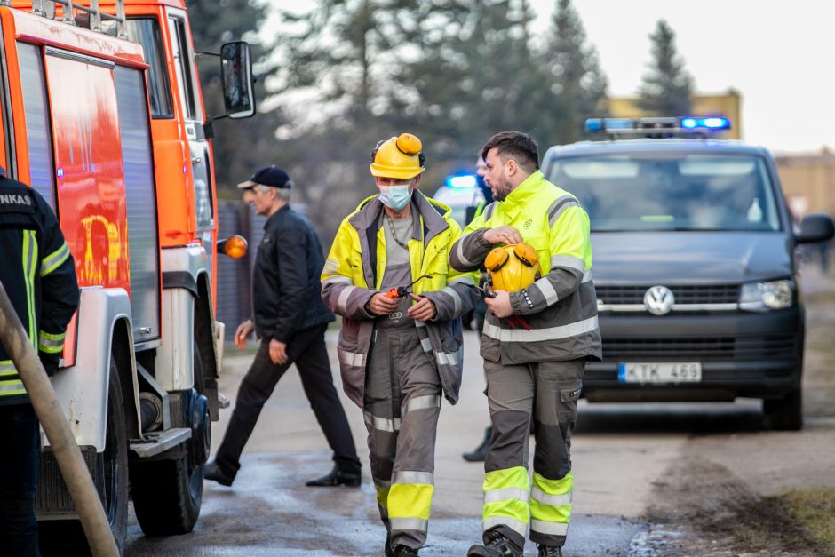 Ringauduose – sprogimas ir didžiulis gaisras: nukentėjo namo šeimininkas