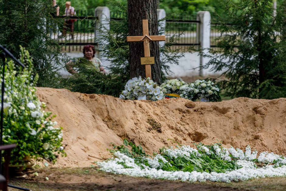 Kaune amžinojo poilsio atgulė A. Adamkienė: ji dovana nuo Dievo mums