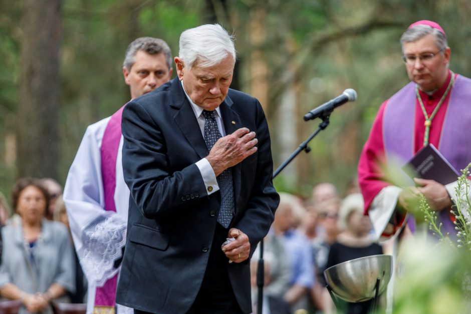 Kaune amžinojo poilsio atgulė A. Adamkienė: ji dovana nuo Dievo mums