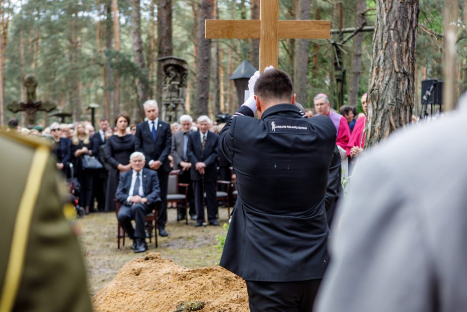 Kaune amžinojo poilsio atgulė A. Adamkienė: ji dovana nuo Dievo mums