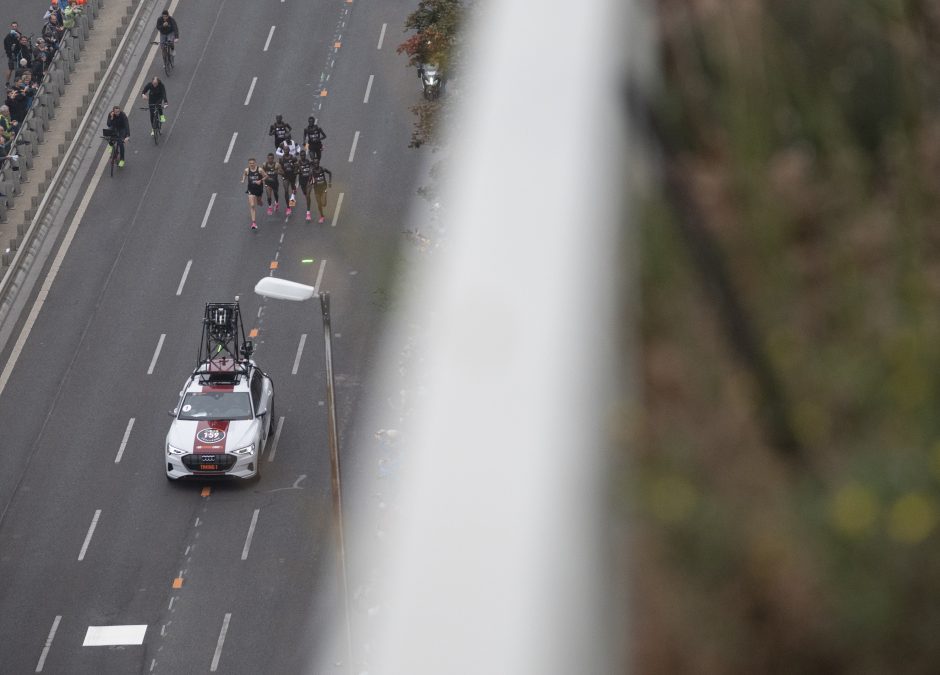 Naujos žmogaus galimybių ribos – bėgikas maratoną įveikė greičiau nei per 2 val.