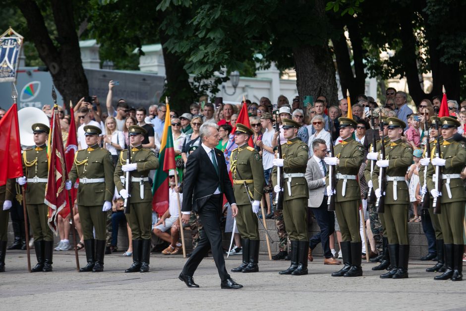 Valstybės vėliavų pakėlimo ceremonija Prezidentūroje