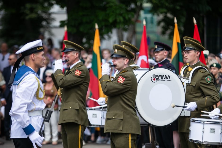 Valstybės vėliavų pakėlimo ceremonija Prezidentūroje