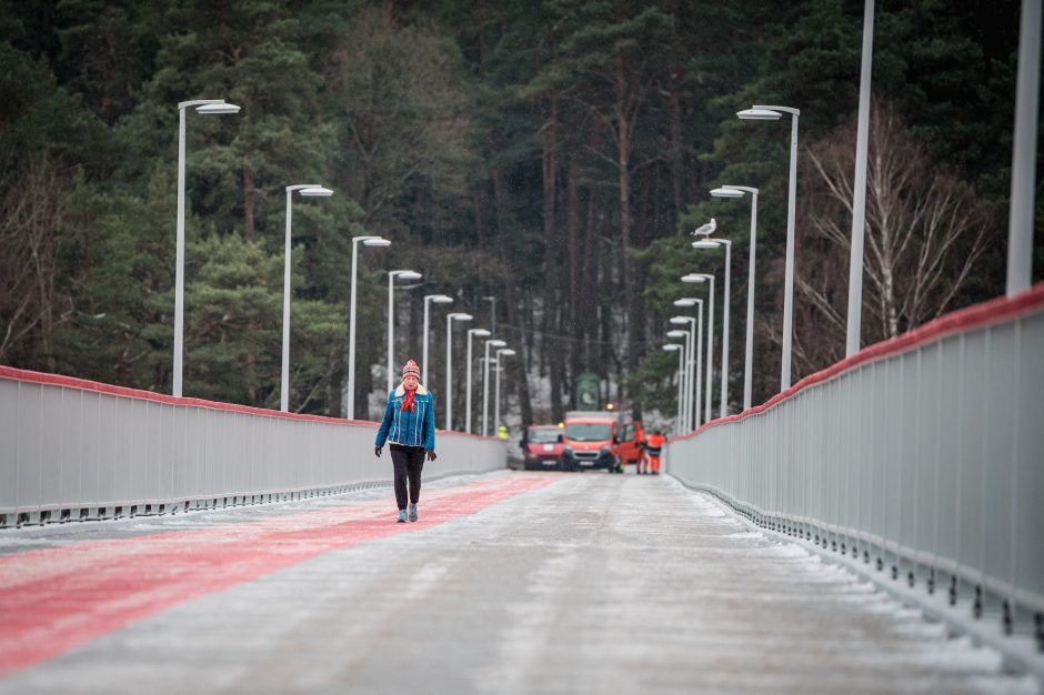 Kauniečius pasitinka sutvarkytas Trijų mergelių tiltas į Panemunės šilą