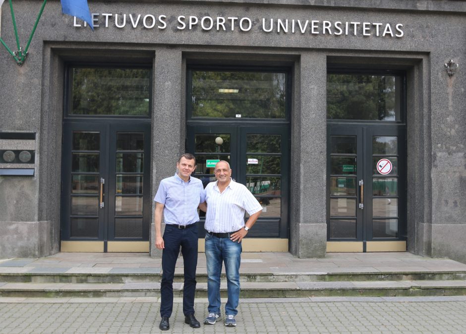 Garsus Turkijos krepšinio treneris lankėsi Sporto universitete