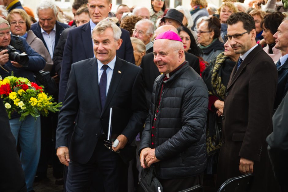 Kaune atidengtas paminklas J. Tumui-Vaižgantui