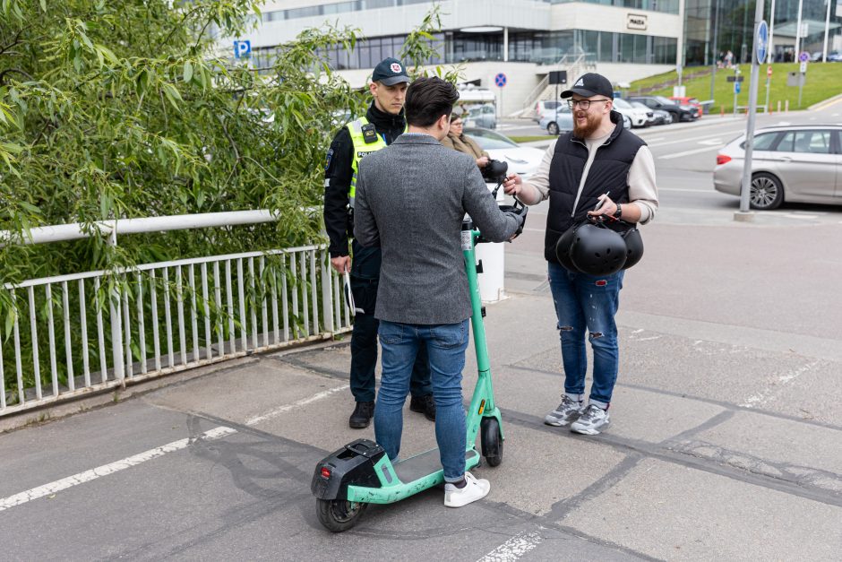 Sostinėje – paspirtukų reidas: primena svarbų dalyką 