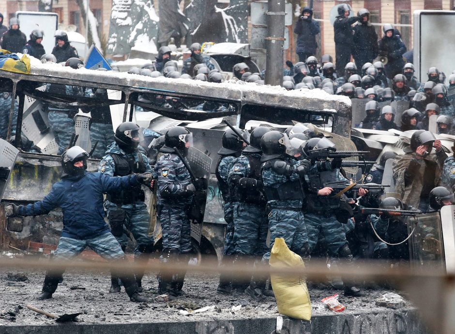 Kijevą drasko mirtini susirėmimai