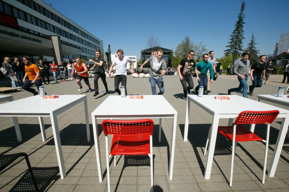 Studentai patikrino ir savo skrandžių talpą 