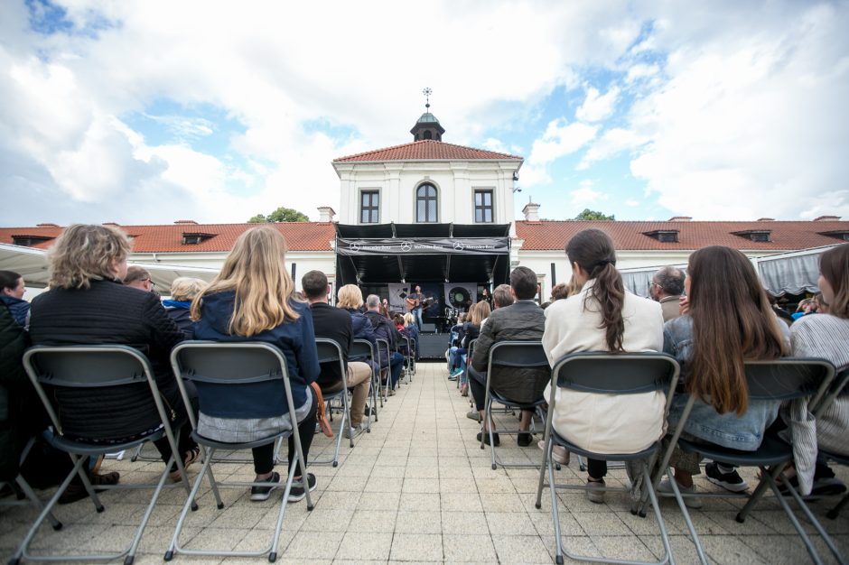 „Pažaislio liepų alėjos vakaruose“ – nauji A. Kaniavos kūriniai