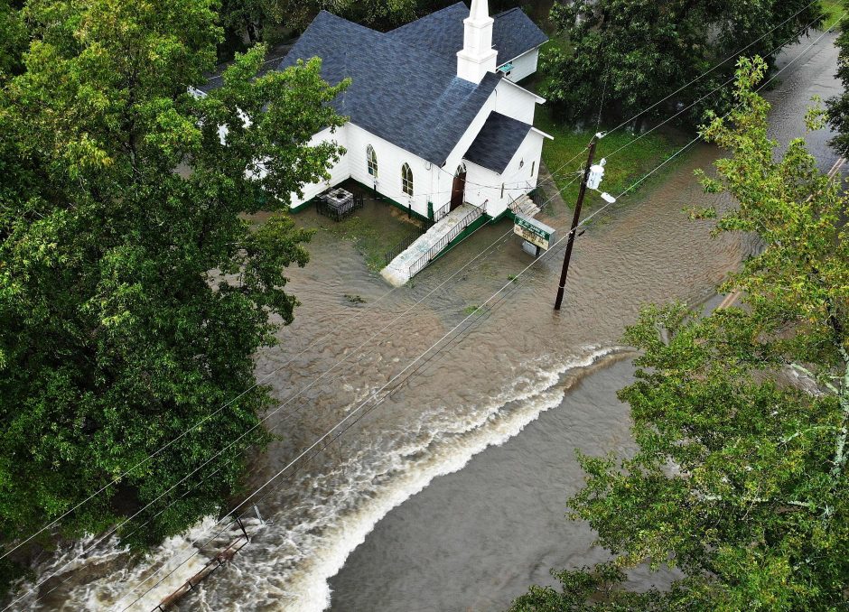 JAV pietryčiuose katastrofiški potvyniai grasina sugriauti užtvankas