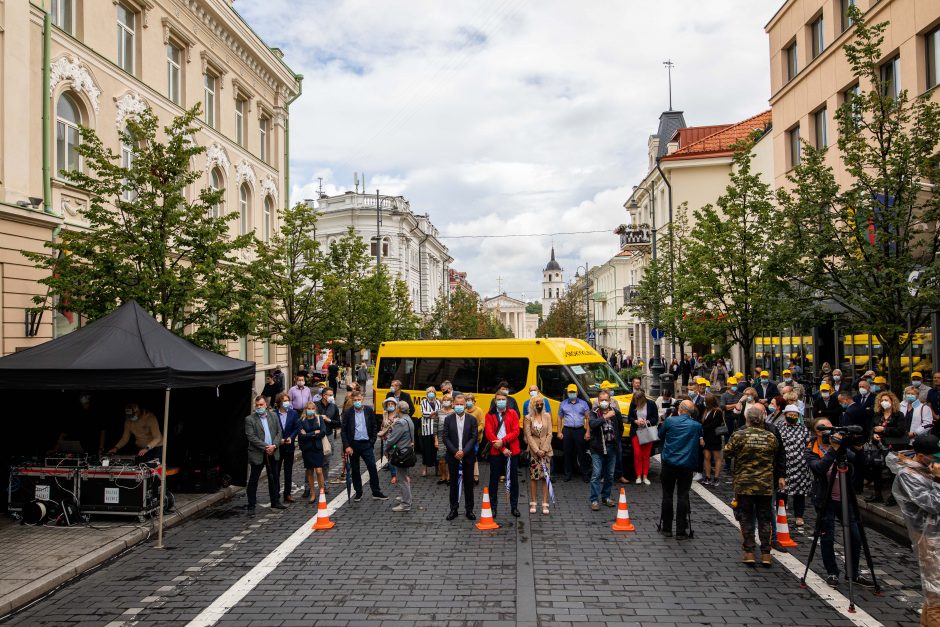 Į mokyklas išlydėti 25 geltonieji autobusiukai