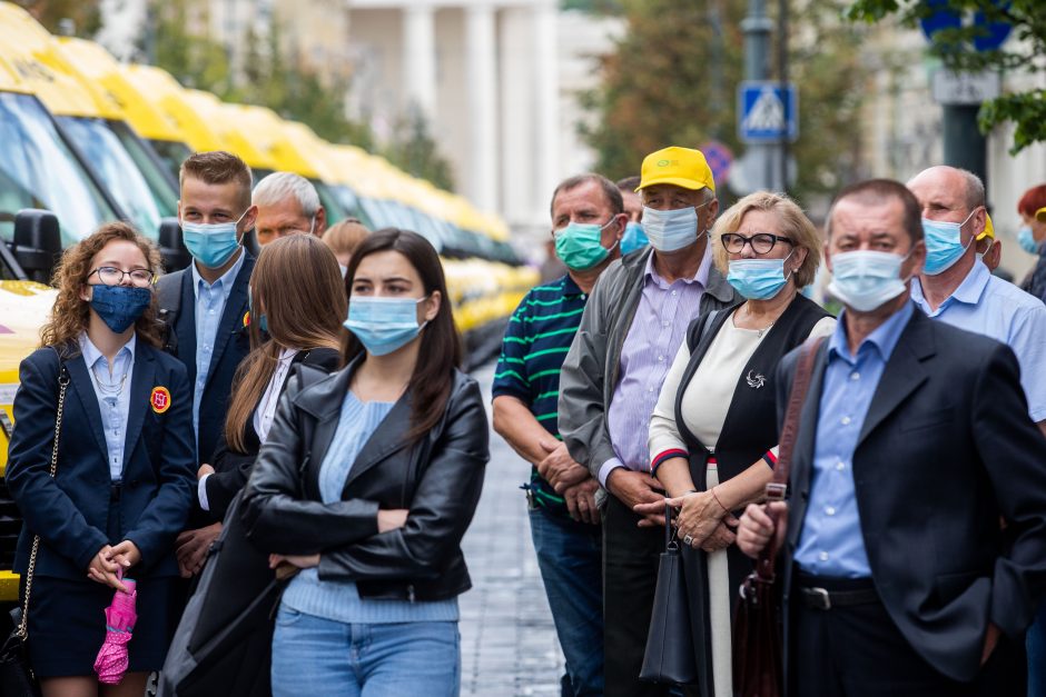 Į mokyklas išlydėti 25 geltonieji autobusiukai