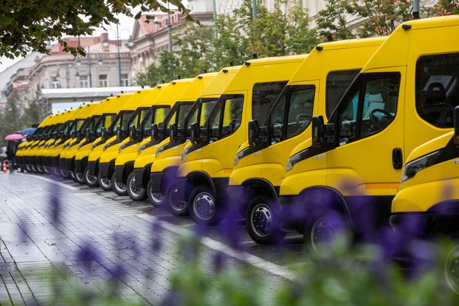 Į mokyklas išlydėti 25 geltonieji autobusiukai