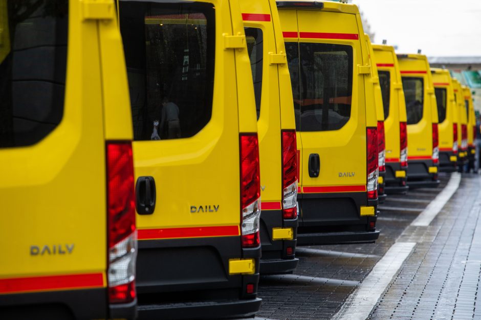 Į mokyklas išlydėti 25 geltonieji autobusiukai