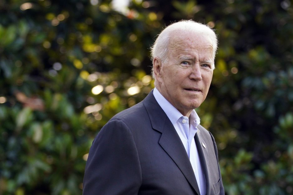 J. Bidenas vyksta į Floridą aplankyti nelaimės vietos