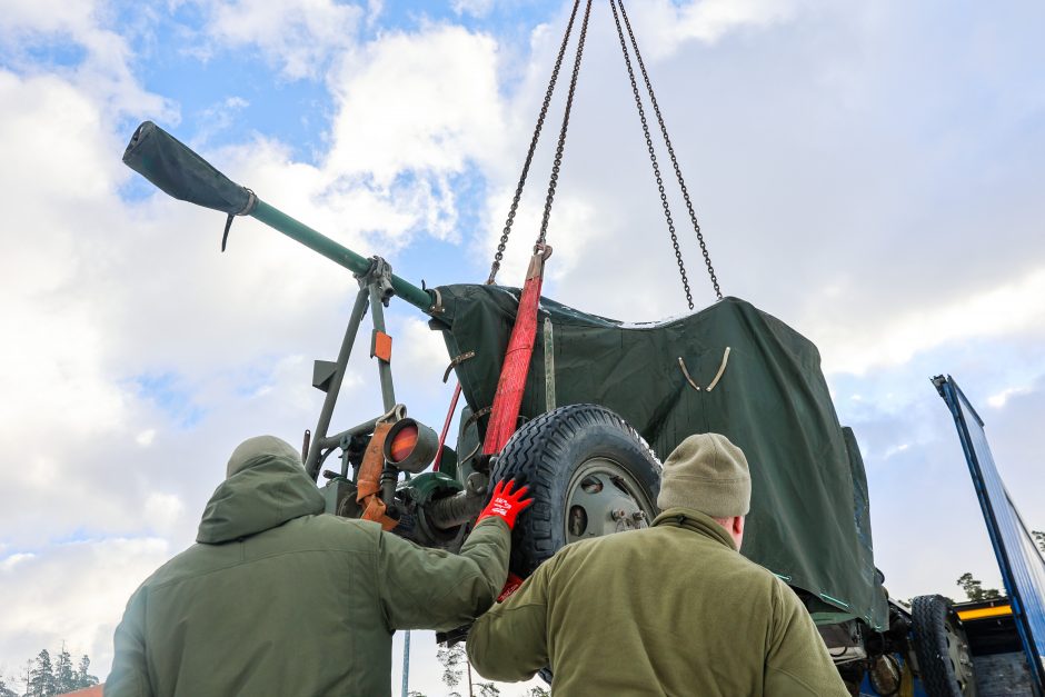 Kariuomenė baigia ruošti 36 zenitinių pabūklų siuntą Ukrainai