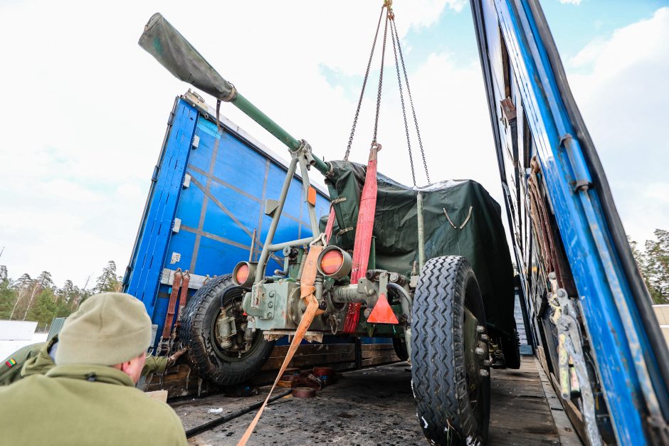 Kariuomenė baigia ruošti 36 zenitinių pabūklų siuntą Ukrainai