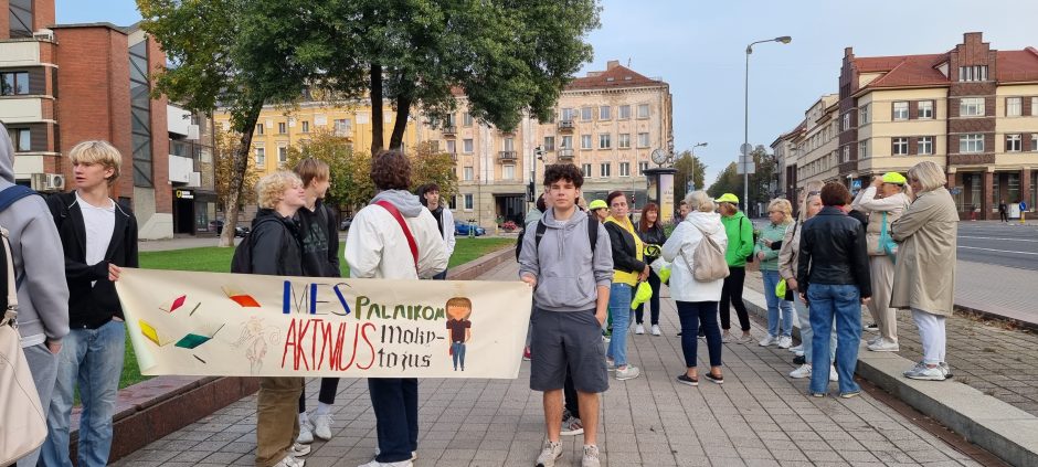 Klaipėdoje – gausus pedagogų streikas