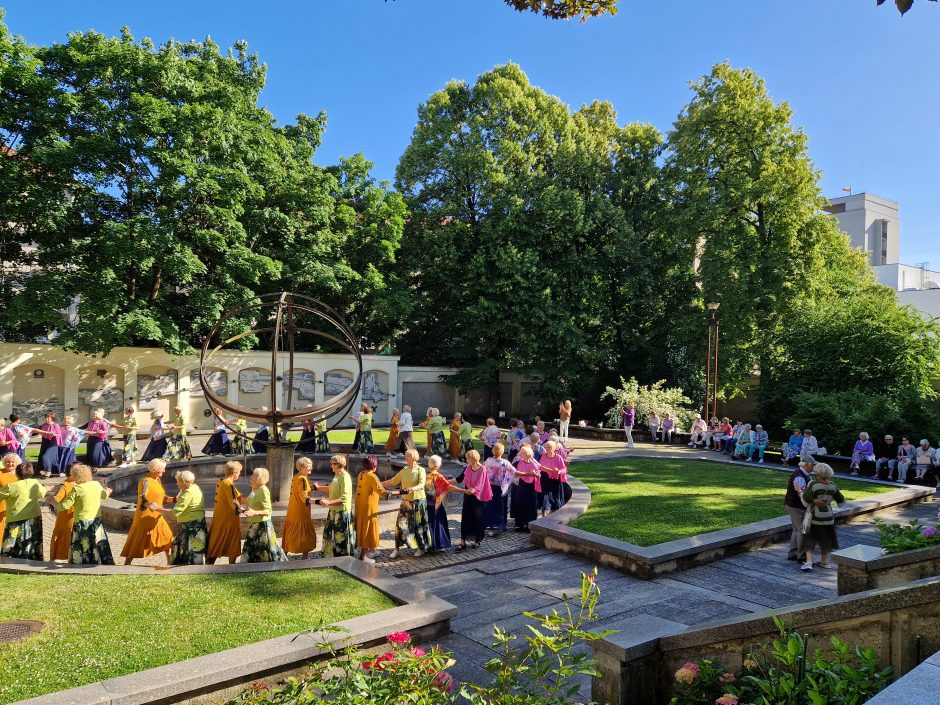 Vasaros saulėgrįža – tarp saulės laikrodžių