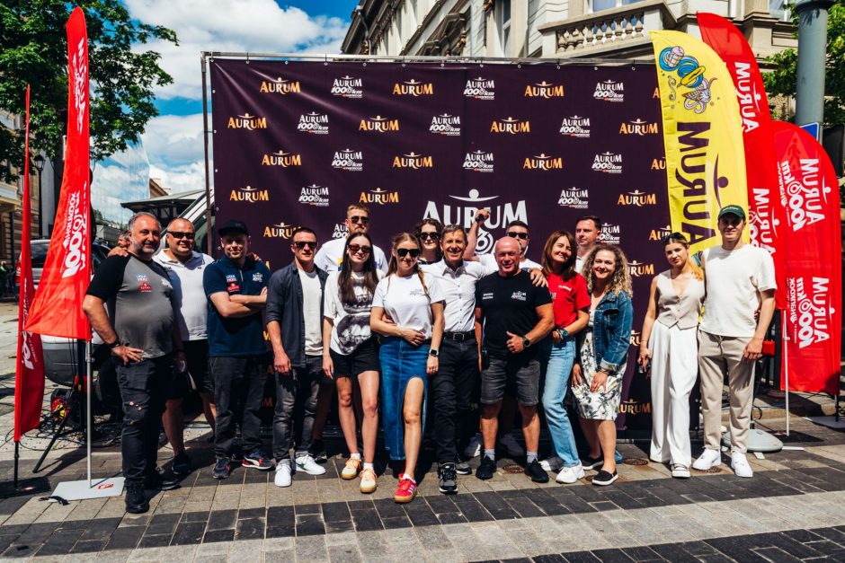 Gedimino prospekte pristatytos jubiliejinės „Aurum 1006 km lenktynės“