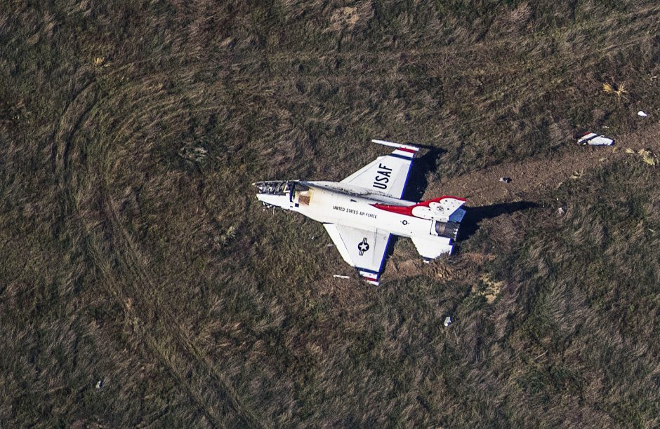 Sudužus dviem JAV kariuomenės lėktuvams žuvo vienas pilotas