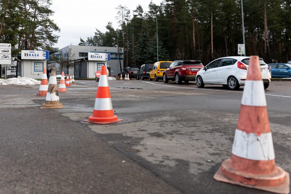 Dėl techninių nesklandumų neveikia automobilių techninės apžiūros stotys