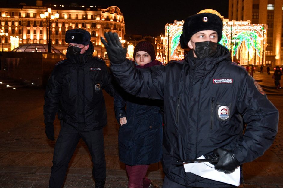 Rusijoje per protestus prieš karą su Ukraina sulaikyta daugiau nei 700 žmonių