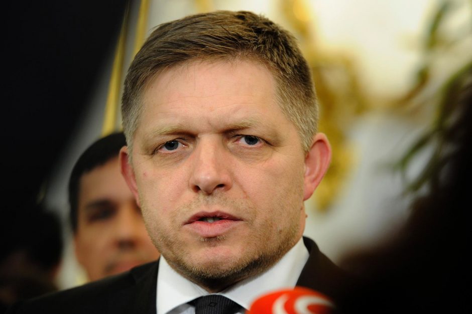 Po pasikėsinimo į R. Fico Slovakija griežtina protestų taisykles